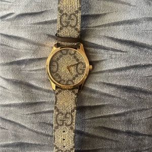 Womens G-Timeless Gucci watch